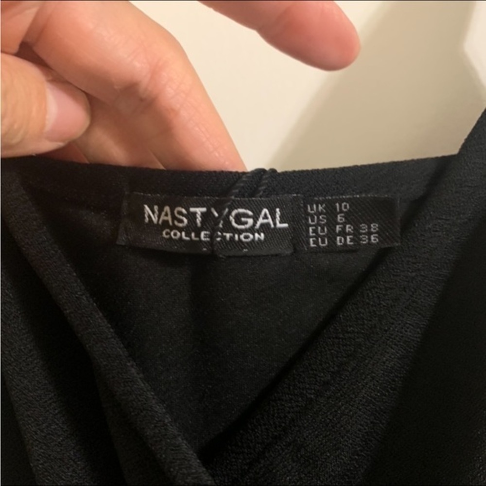 Nasty Gal Black V-Neck Jumpsuit Size 6 - Picture 9 of 10